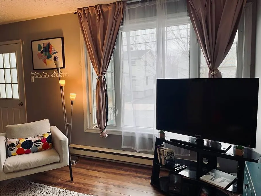 Cozy 2-Bdrm, Mid Floor, Backyard Apartment Halifax 0*,  Canada