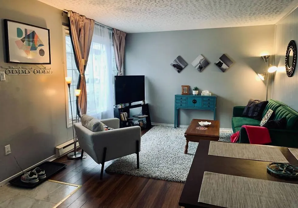 Cozy 2-Bdrm, Mid Floor, Backyard Apartment Halifax Canada